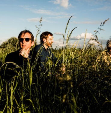 The Clientele reversiona “Closer” de Shack