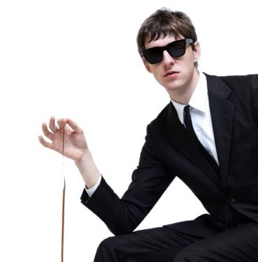 The Dare regresa con “LCA” para su álbum deluxe