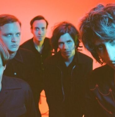 The Horrors comparte bonus tracks