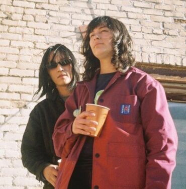 The Simps estrena “Hold Me Down” y “Rainbow After Rain”