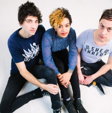 The Thermals comparte “Thinking of You”