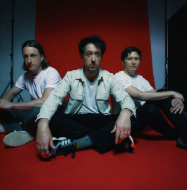 The Wombats estrena video para “Everything I Love Is Going To Die”