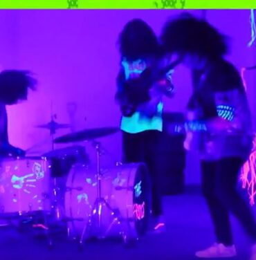 PREMIERE: The Froys presenta 