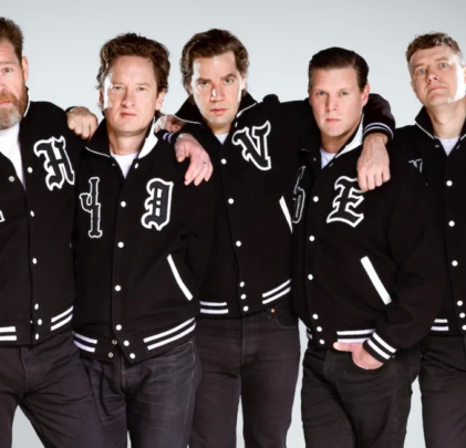 The Hives versiona “Hooked on a Feeling”