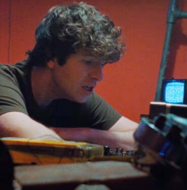 The Kooks estrena video para “Connection” y anuncia álbum