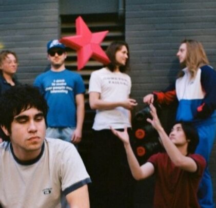 The Sophs debuta con “SWEAT”