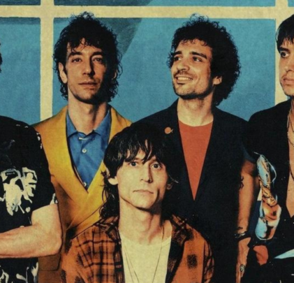 The Strokes y Regina Spektor reviven “Modern Girls & Old Fashion Men”