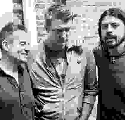 Dave Grohl tiene intenciones de reunir a Them Crooked Vultures