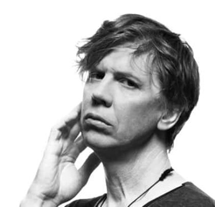 Thurston Moore llama a la paz con 