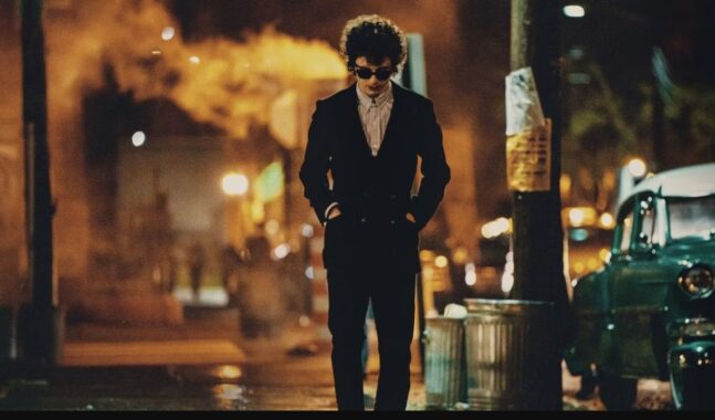 Mira a Timothée Chalamet como Bob Dylan en el nuevo tráiler de 'A Complete Unknown'