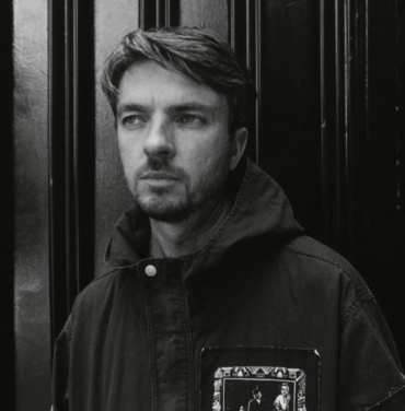 Tom Skinner anuncia su álbum debut, ‘Voices of Bishara’