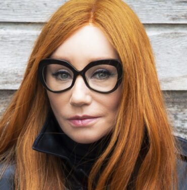 Escucha “Spies” de Tori Amos