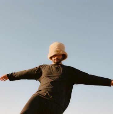 Toro y Moi estrena “Hollywood” y “CD-R”