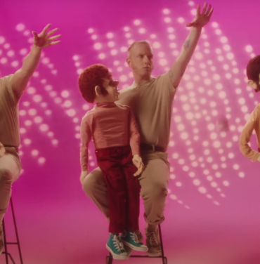 Two Door Cinema Club estrena el video de 