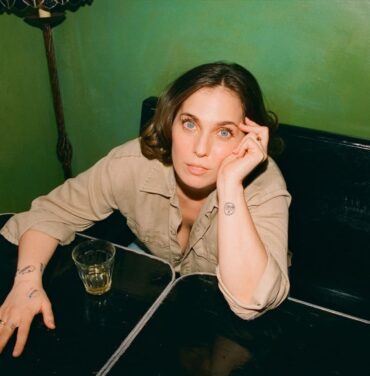 U.S. Girls nos pone a bailar con “Like James Said”