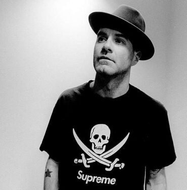 Gana pases para  UNKLE Sounds