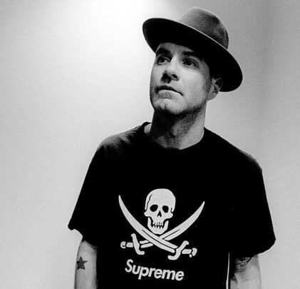 Gana pases para  UNKLE Sounds