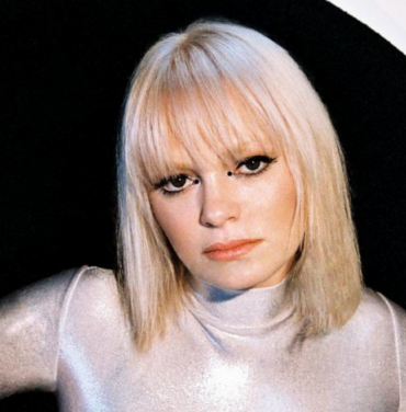 Uffie comparte “Dominoes” y anuncia nuevo álbum