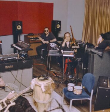 Unknown Mortal Orchestra comparte “Earth 1” y confirma nuevo disco