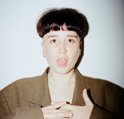 “El mundo puede esperar”, nuevo sencillo de Vanessa Zamora