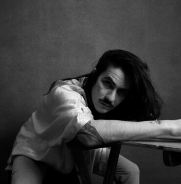 Vicente Jáuregui comparte su sencillo, “¿Por qué te vas?”