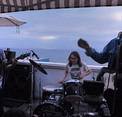 Vinyl Beach: surf rock creado en la frontera