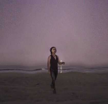 Ward estrena “Swimming”