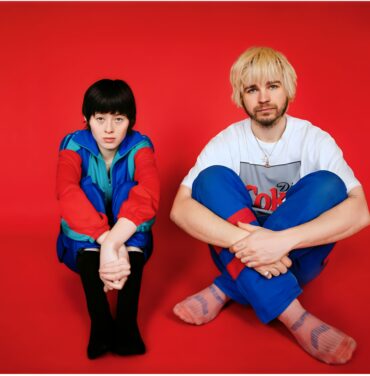 Water From Your Eyes estrena “True Life”