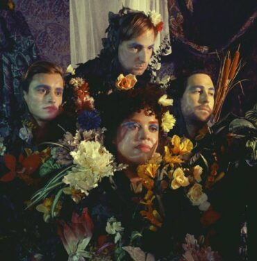 Escucha el álbum debut de Weaves