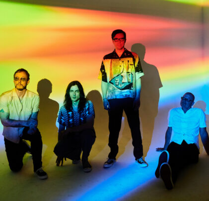 Weezer colabora en un videojuego con “Tell Me What You Want”