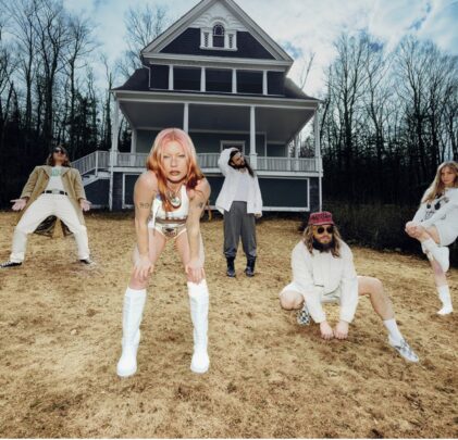 Wet Leg sorprende con “CPR”