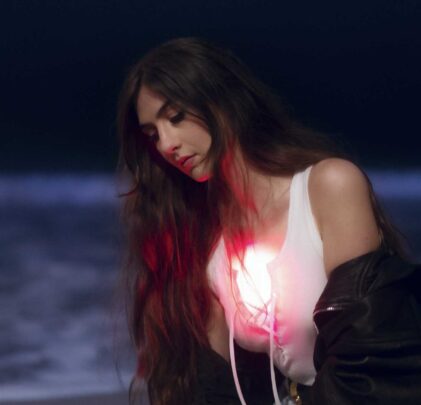Weyes Blood comparte video para “Grapevine”