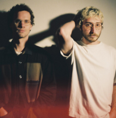 “For a While”, el nuevo sencillo de Whitney