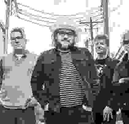 Escucha un tema inédito de Wilco