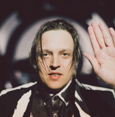 Win Butler recreó tracks de Kanye West y Beck