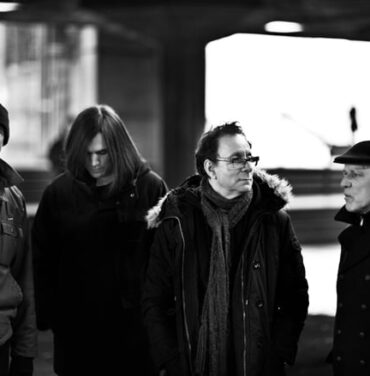 Wire editará álbum homónimo y presentó el primer sencillo