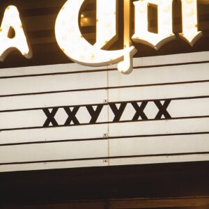 XXYYXX en SALA Corona