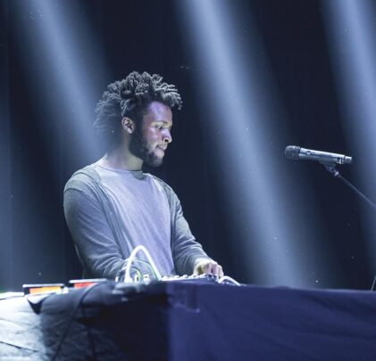 XXYYXX en SALA Corona