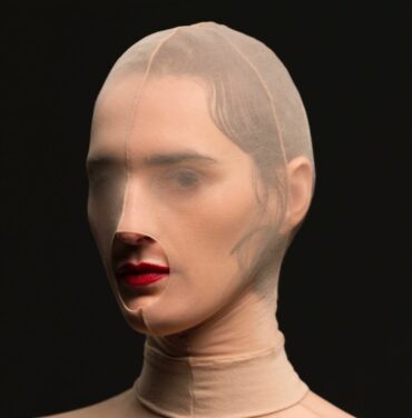 Yelle presenta remixes y videoclip para “Noir”