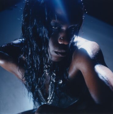 Yves Tumor lanza dos canciones en una