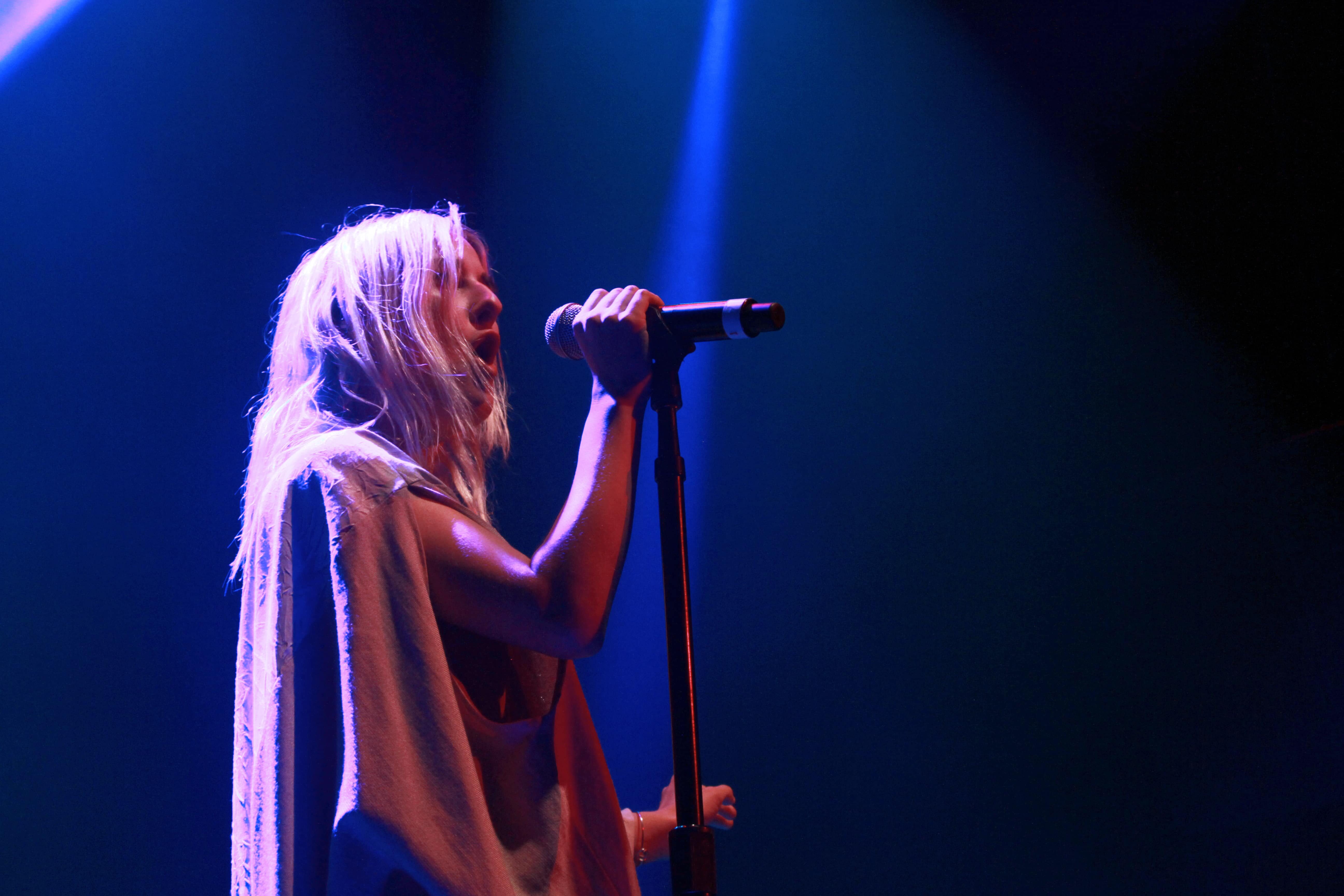 Zola Jesus, voz de gigante