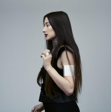 Zola Jesus comparte el tema de 