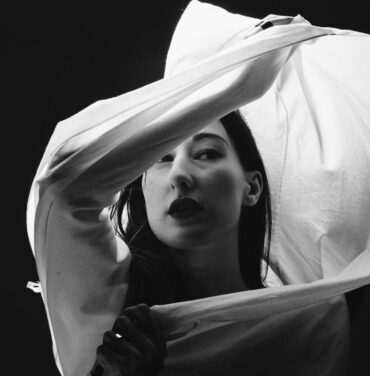 Zola Jesus comparte cover de “Krunk”, canción original de Komitas
