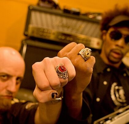 Achozen, la banda de RZA y Shavo Odadjian