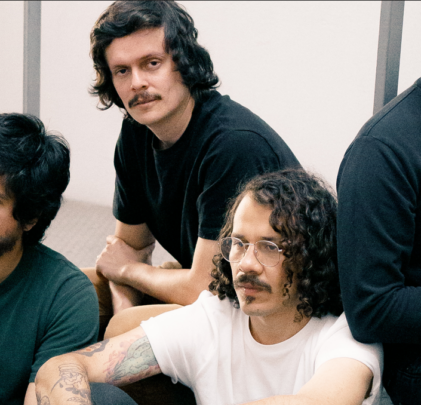 Adiós Cometa presenta su nuevo single, “Diente de León”