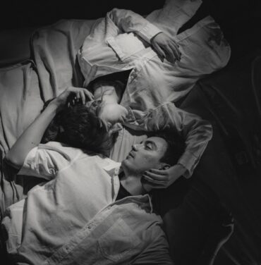 Akros Sinclair estrena “24+1: You Are (Not) Alone”