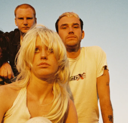 Amyl and The Sniffers anuncia disco y estrena “Guided By Angels”