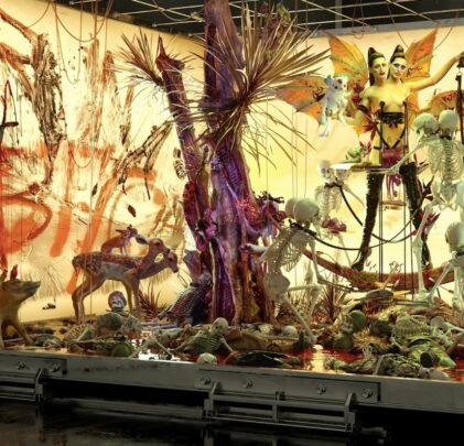  Arca presenta “Incendio” y anuncia concierto benéfico