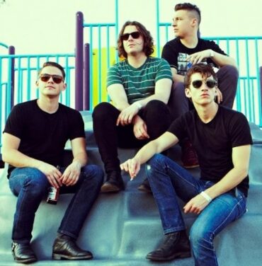 Arctic Monkeys estrena canción
