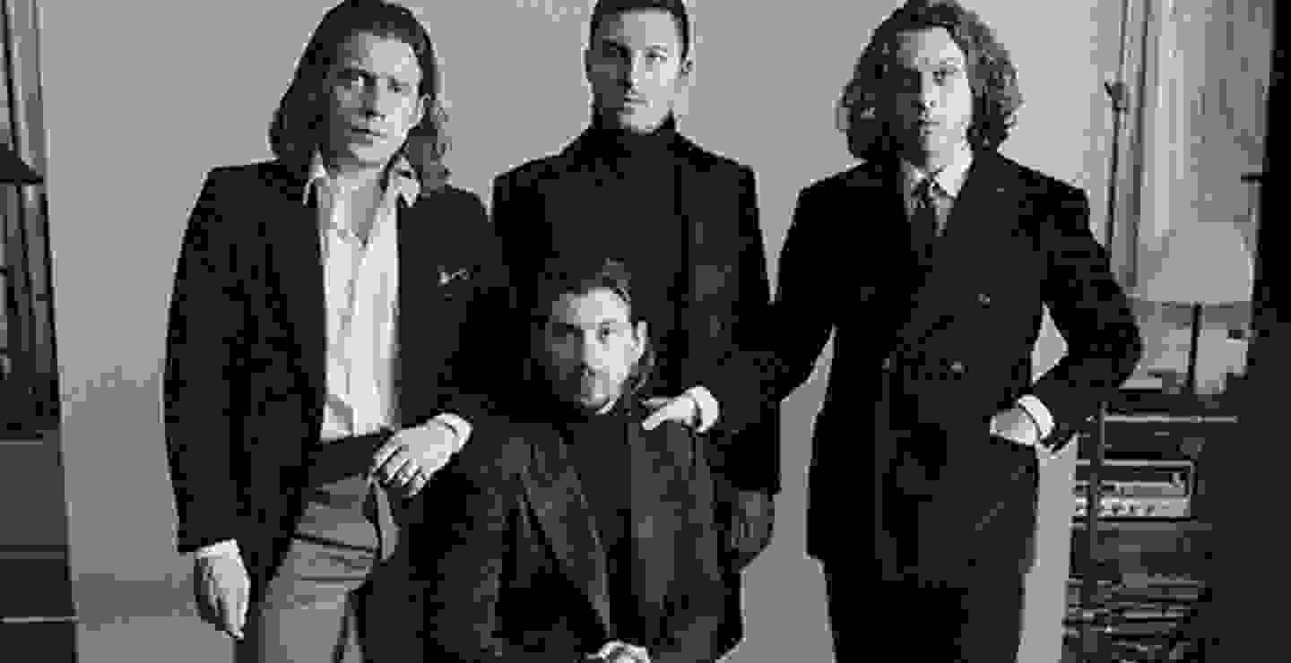 Arctic Monkeys y Miles Kane se reúnen para “505”